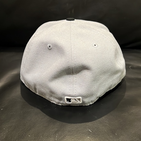 Toronto fitted cap 7 3/8 - Picture 3 of 5
